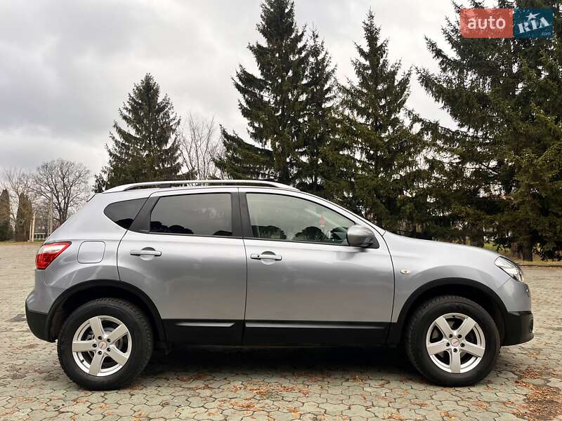 Внедорожник / Кроссовер Nissan Qashqai 2013 в Дубно