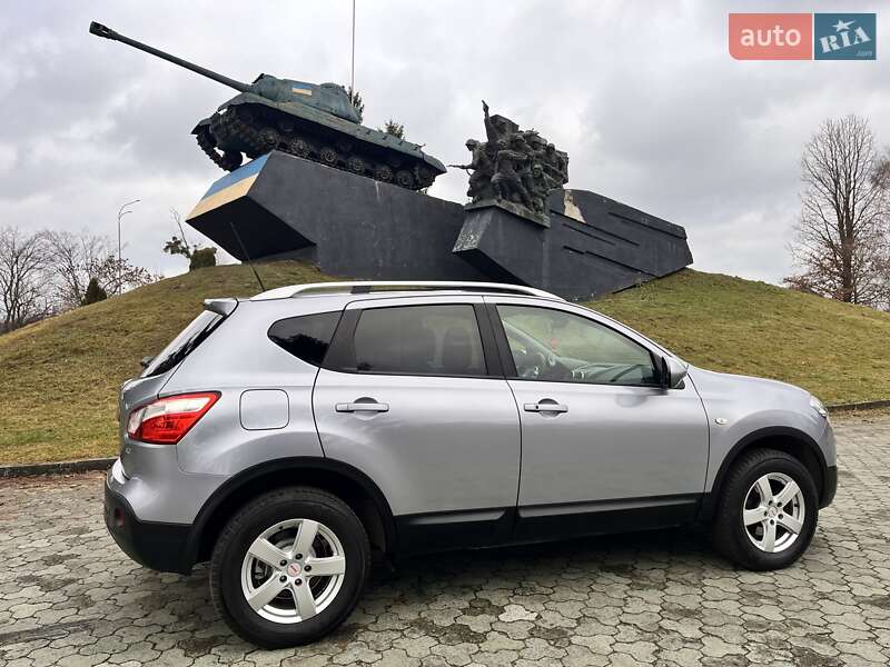 Внедорожник / Кроссовер Nissan Qashqai 2013 в Дубно