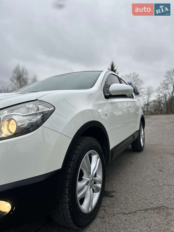 Внедорожник / Кроссовер Nissan Qashqai 2010 в Кицмани