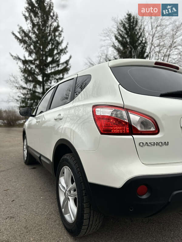 Внедорожник / Кроссовер Nissan Qashqai 2010 в Кицмани