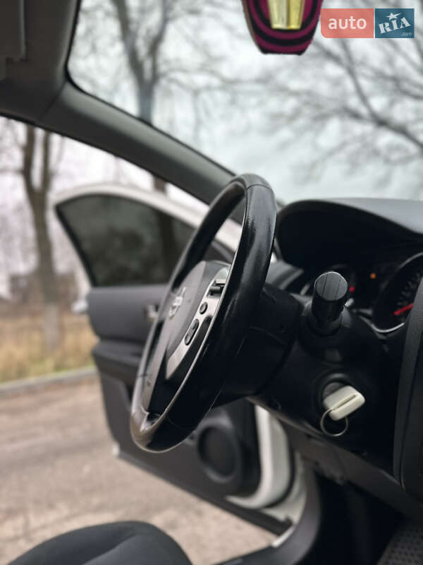 Внедорожник / Кроссовер Nissan Qashqai 2010 в Кицмани