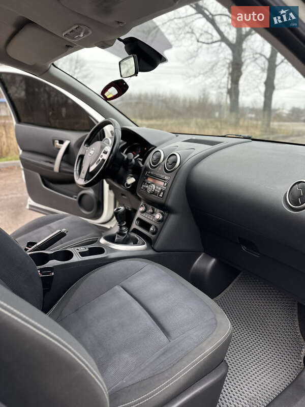 Внедорожник / Кроссовер Nissan Qashqai 2010 в Кицмани