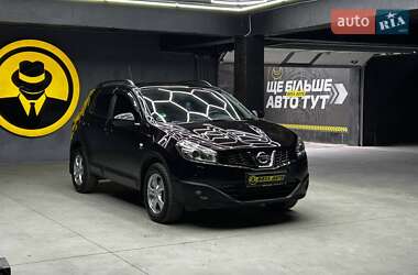 Позашляховик / Кросовер Nissan Qashqai 2011 в Чернівцях