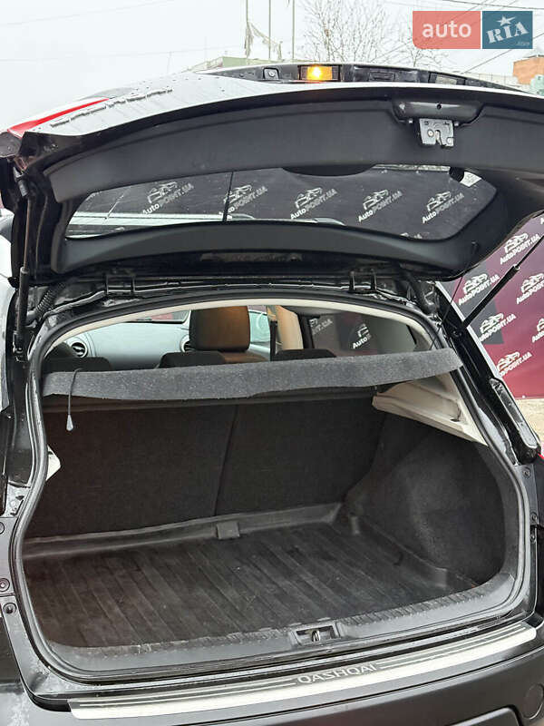 Позашляховик / Кросовер Nissan Qashqai 2011 в Сумах