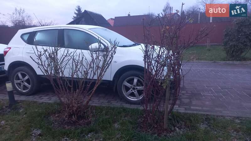Внедорожник / Кроссовер Nissan Qashqai 2012 в Нововолынске