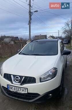 Позашляховик / Кросовер Nissan Qashqai 2012 в Рівному