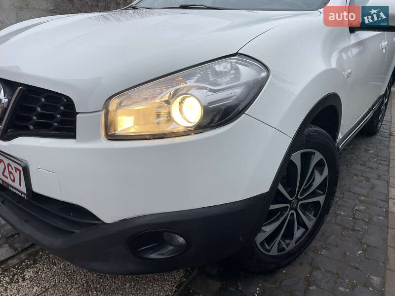 Внедорожник / Кроссовер Nissan Qashqai 2012 в Стрые