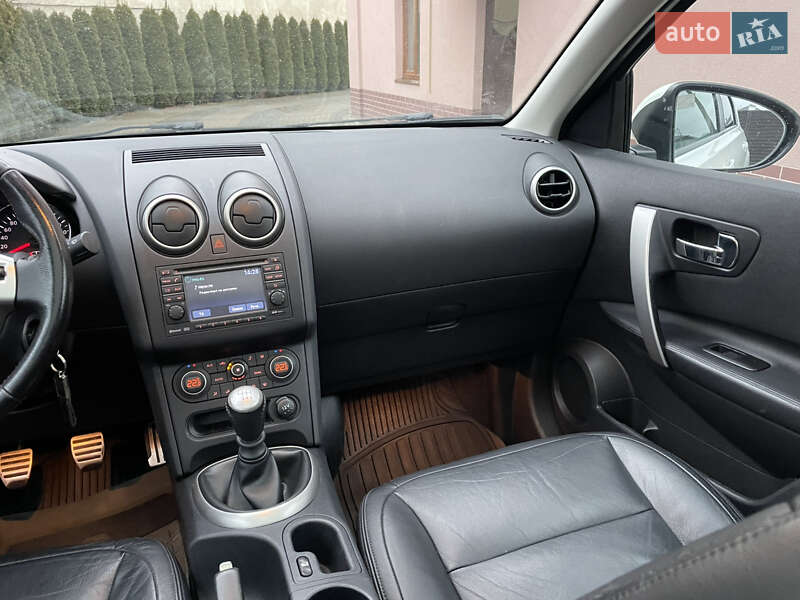 Внедорожник / Кроссовер Nissan Qashqai 2012 в Стрые