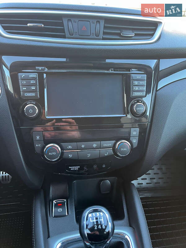 Внедорожник / Кроссовер Nissan Qashqai 2016 в Луцке