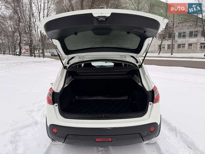 Внедорожник / Кроссовер Nissan Qashqai 2012 в Днепре