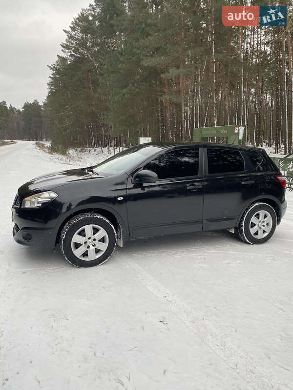 Внедорожник / Кроссовер Nissan Qashqai 2010 в Дубно
