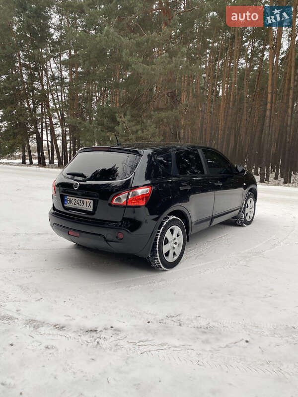 Внедорожник / Кроссовер Nissan Qashqai 2010 в Дубно