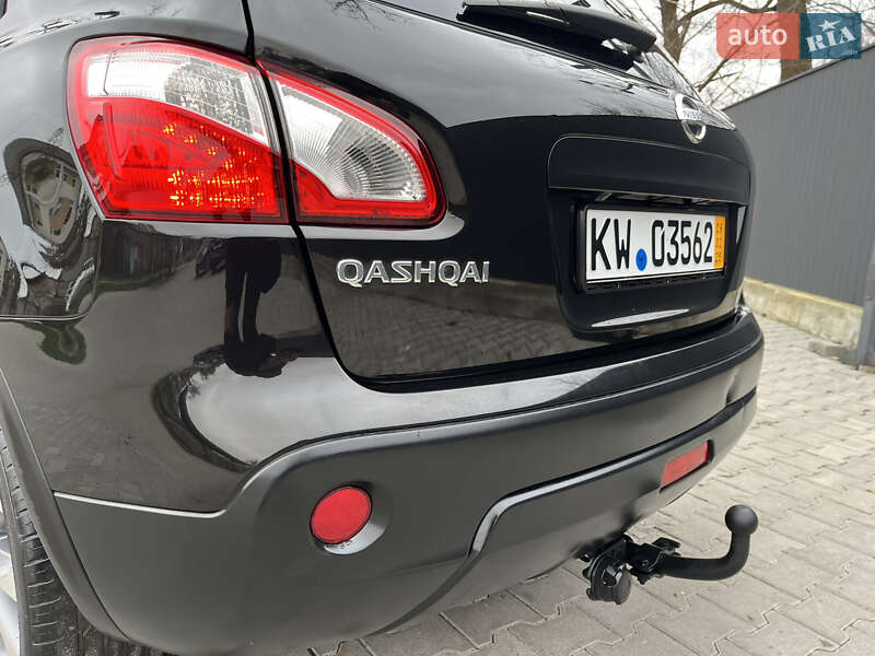 Внедорожник / Кроссовер Nissan Qashqai 2011 в Черновцах
