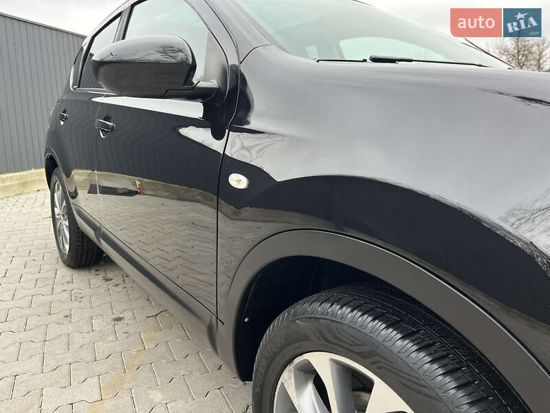 Внедорожник / Кроссовер Nissan Qashqai 2011 в Черновцах