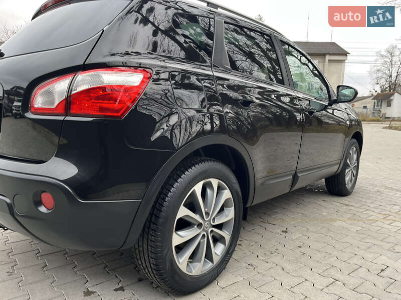 Внедорожник / Кроссовер Nissan Qashqai 2011 в Черновцах