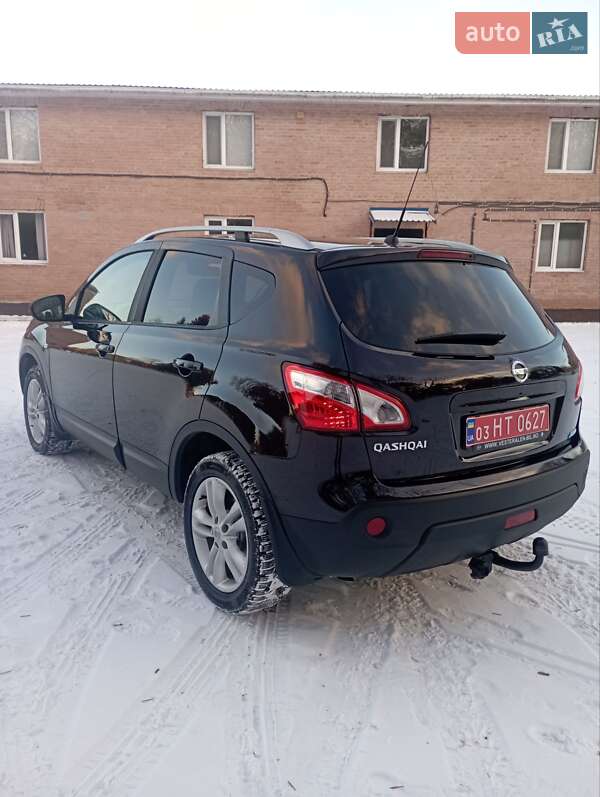 Внедорожник / Кроссовер Nissan Qashqai 2010 в Млинове