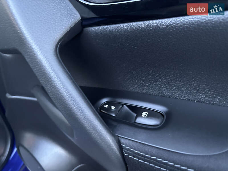 Внедорожник / Кроссовер Nissan Qashqai 2020 в Львове