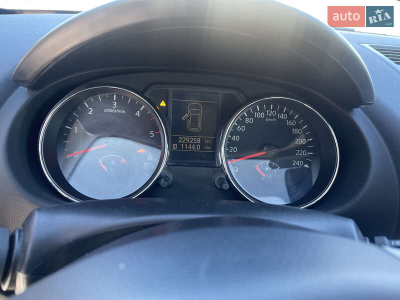 Позашляховик / Кросовер Nissan Qashqai 2011 в Рівному