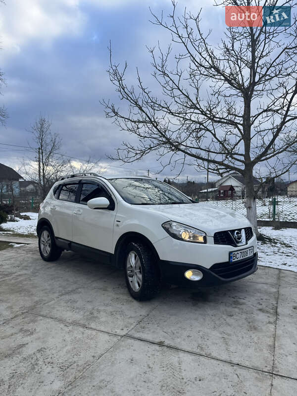 Внедорожник / Кроссовер Nissan Qashqai 2011 в Стрые