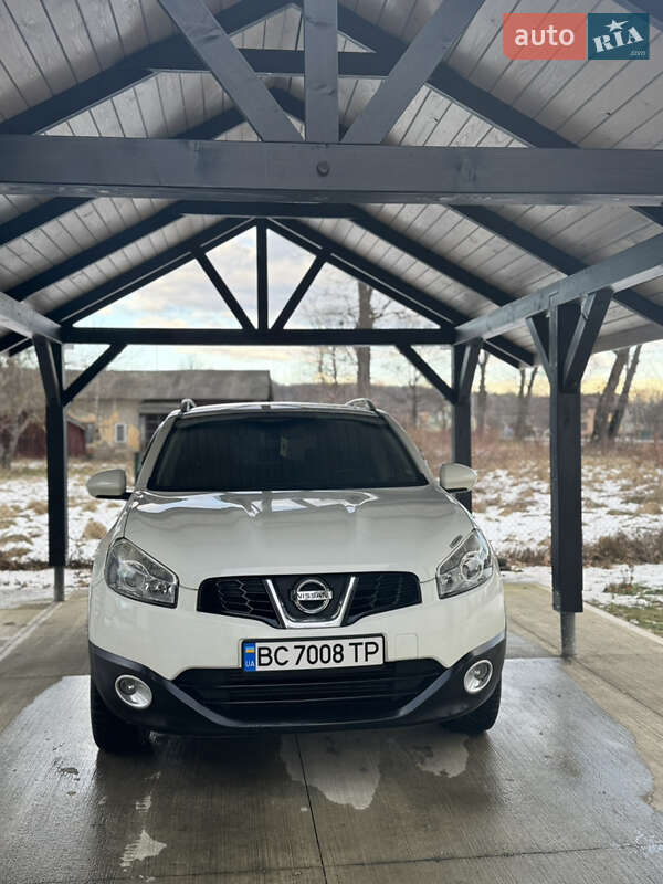 Внедорожник / Кроссовер Nissan Qashqai 2011 в Стрые