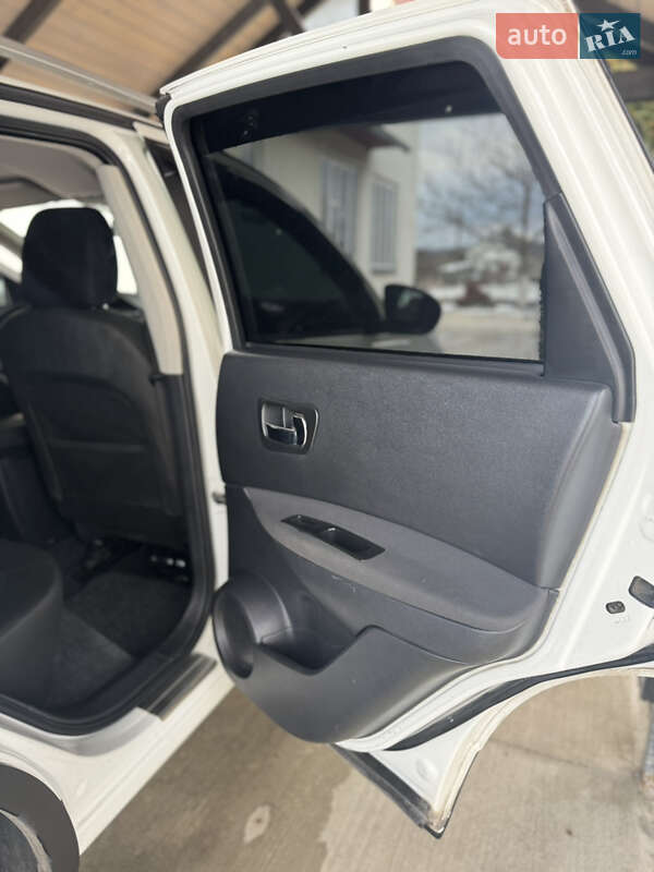 Внедорожник / Кроссовер Nissan Qashqai 2011 в Стрые