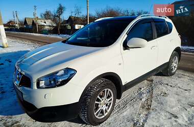 Внедорожник / Кроссовер Nissan Qashqai 2010 в Дубровице