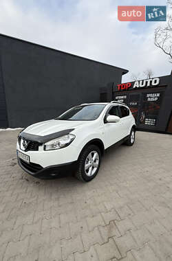 Внедорожник / Кроссовер Nissan Qashqai 2010 в Черновцах