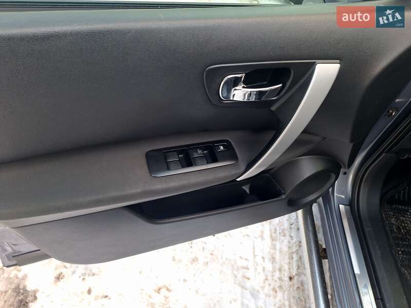 Позашляховик / Кросовер Nissan Qashqai 2007 в Звягелі фото 8 Позашляховик / Кросовер Nissan Qashqai 2007 в Звягелі