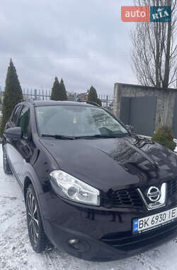 Внедорожник / Кроссовер Nissan Qashqai 2012 в Сарнах