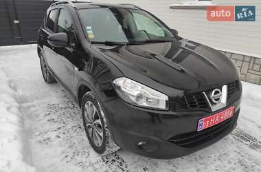 Позашляховик / Кросовер Nissan Qashqai 2010 в Рівному