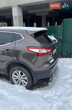 Позашляховик / Кросовер Nissan Qashqai 2015 в Києві