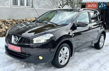 Позашляховик / Кросовер Nissan Qashqai 2011 в Косові