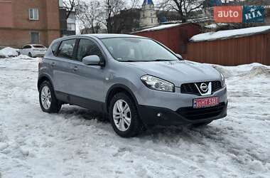 Внедорожник / Кроссовер Nissan Qashqai 2010 в Коростене