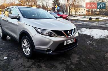Внедорожник / Кроссовер Nissan Qashqai 2014 в Владимире