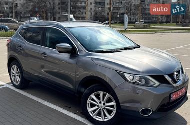 Позашляховик / Кросовер Nissan Qashqai 2015 в Сумах