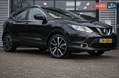 Позашляховик / Кросовер Nissan Qashqai 2015 в Луцьку