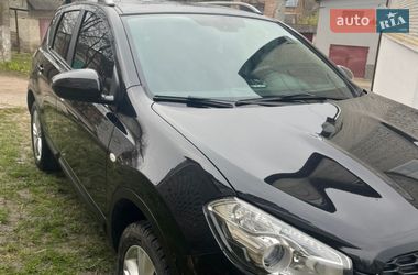 Позашляховик / Кросовер Nissan Qashqai 2010 в Львові