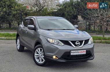 Внедорожник / Кроссовер Nissan Qashqai 2016 в Хмельницком