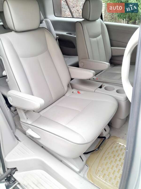 Минивэн Nissan Quest 2016 в Киеве фото 2 Минивэн Nissan Quest 2016 в Киеве