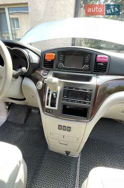 Мінівен Nissan Quest 2016 в 