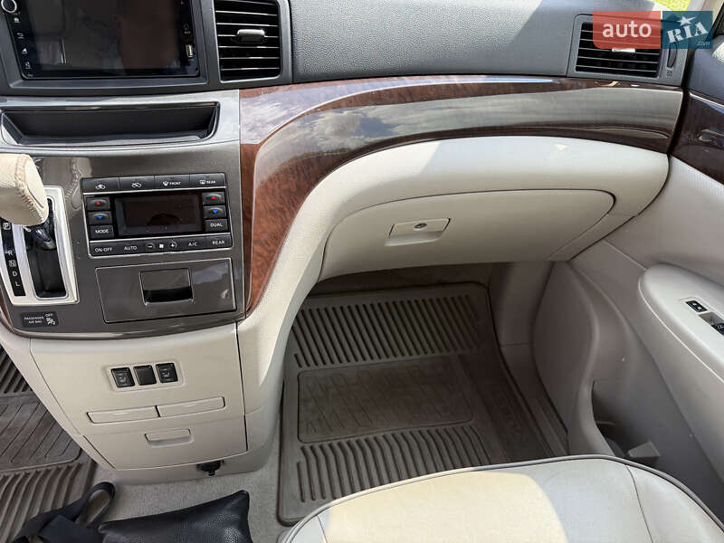 Минивэн Nissan Quest 2013 в Вышгороде