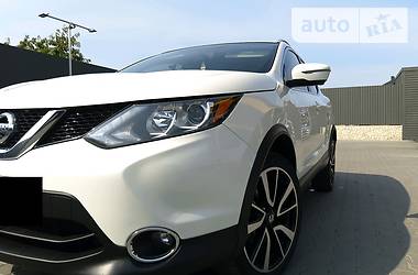 Позашляховик / Кросовер Nissan Rogue Sport 2017 в 
