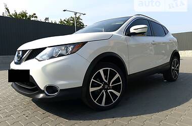 Позашляховик / Кросовер Nissan Rogue Sport 2017 в 
