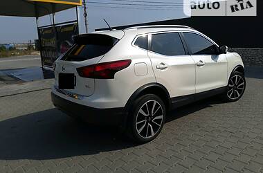 Позашляховик / Кросовер Nissan Rogue Sport 2017 в 