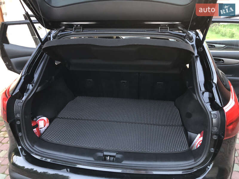 Внедорожник / Кроссовер Nissan Rogue Sport 2018 в Львове фото 24 Внедорожник / Кроссовер Nissan Rogue Sport 2018 в Львове