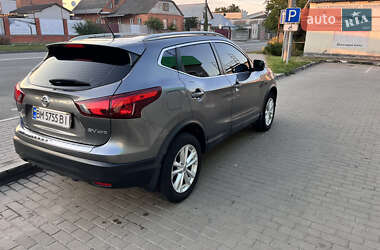 Внедорожник / Кроссовер Nissan Rogue Sport 2017 в 