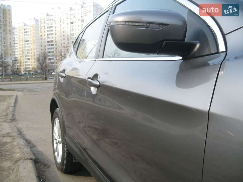 Внедорожник / Кроссовер Nissan Rogue Sport 2019 в Киеве