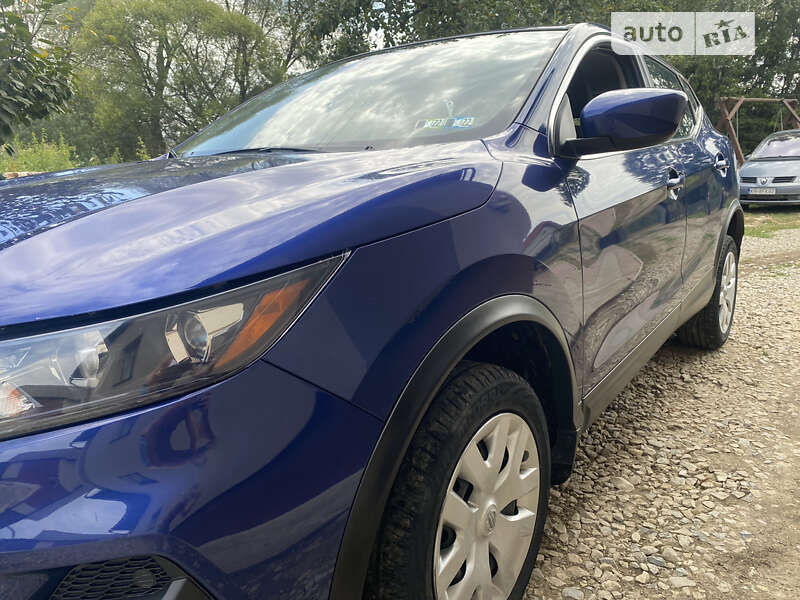 Внедорожник / Кроссовер Nissan Rogue Sport 2020 в Ивано-Франковске