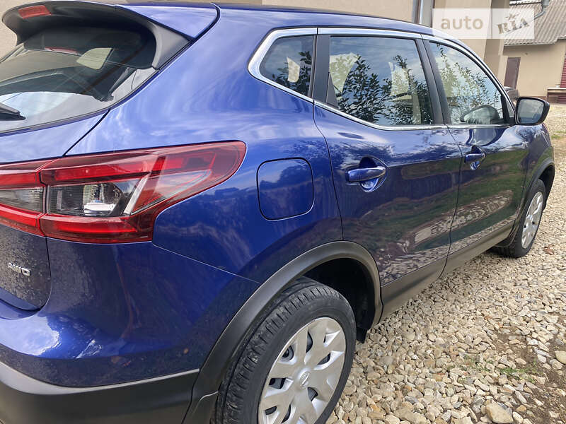 Внедорожник / Кроссовер Nissan Rogue Sport 2020 в Ивано-Франковске