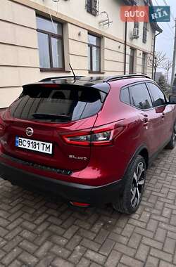 Позашляховик / Кросовер Nissan Rogue Sport 2022 в Львові